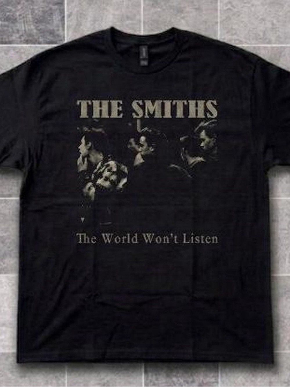Gildan Black 'The Smiths - The World Won't Listen' Graphic Tee